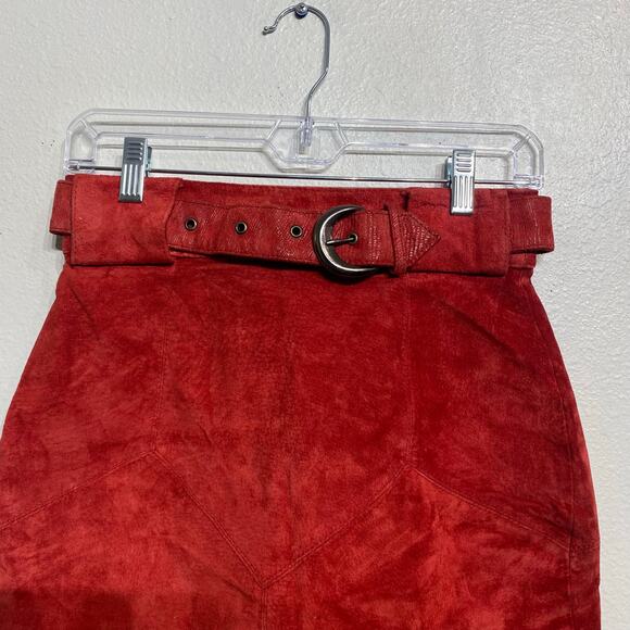 G III Leather Fashions Red Suede Leather Vintage Mini Skirt Sz 8 - Picture 2 of 10